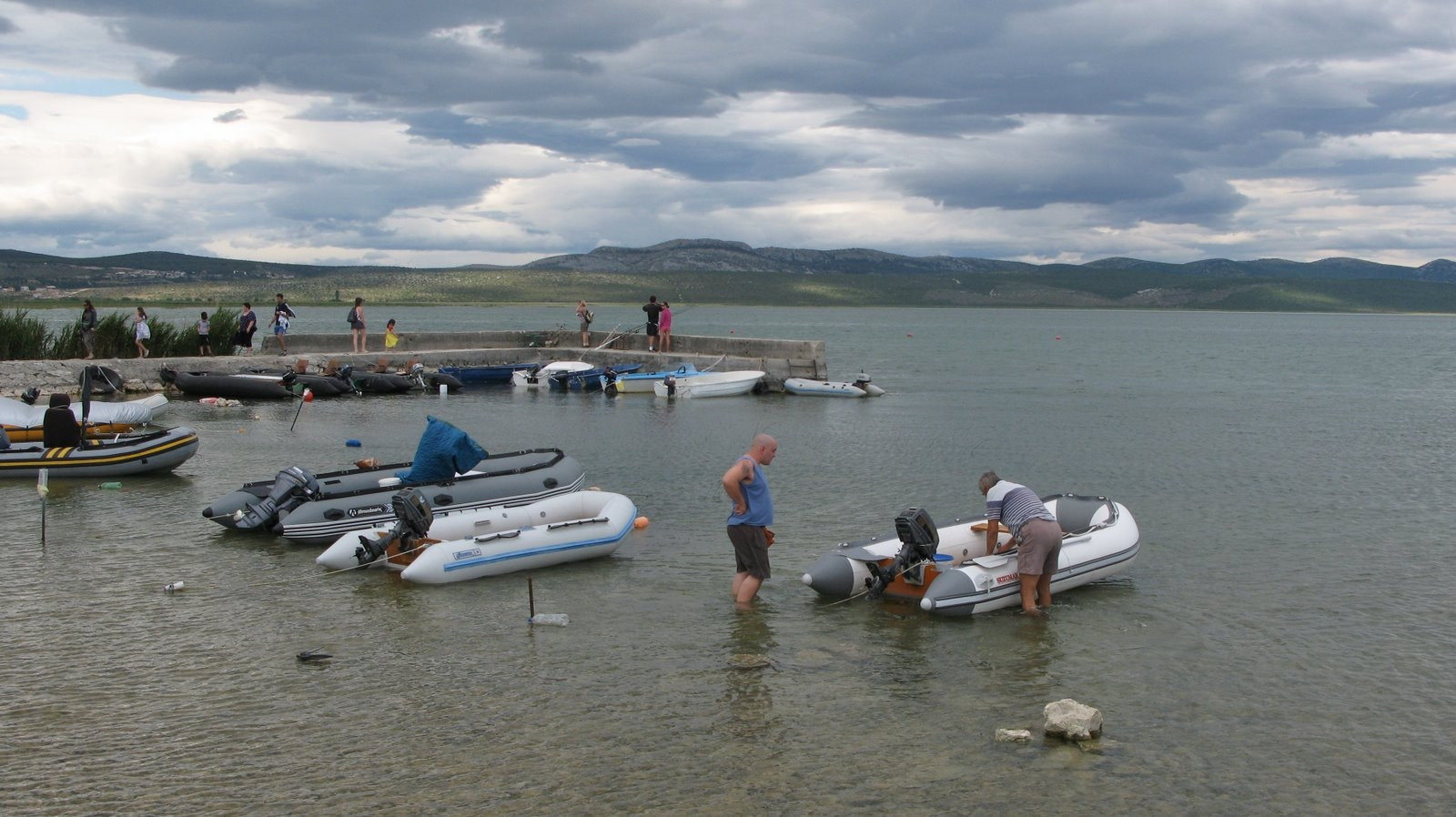 Лодки на озере Вранско, Хорватия – фотографии Хорватии