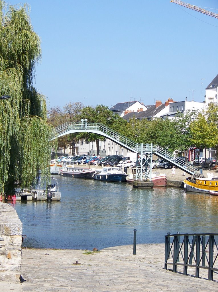 Канал в Нанте, Франция – фотографии Франции