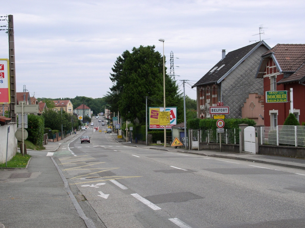 Улица в Бельфоре, Франция. Фото 4 – фотографии Франции