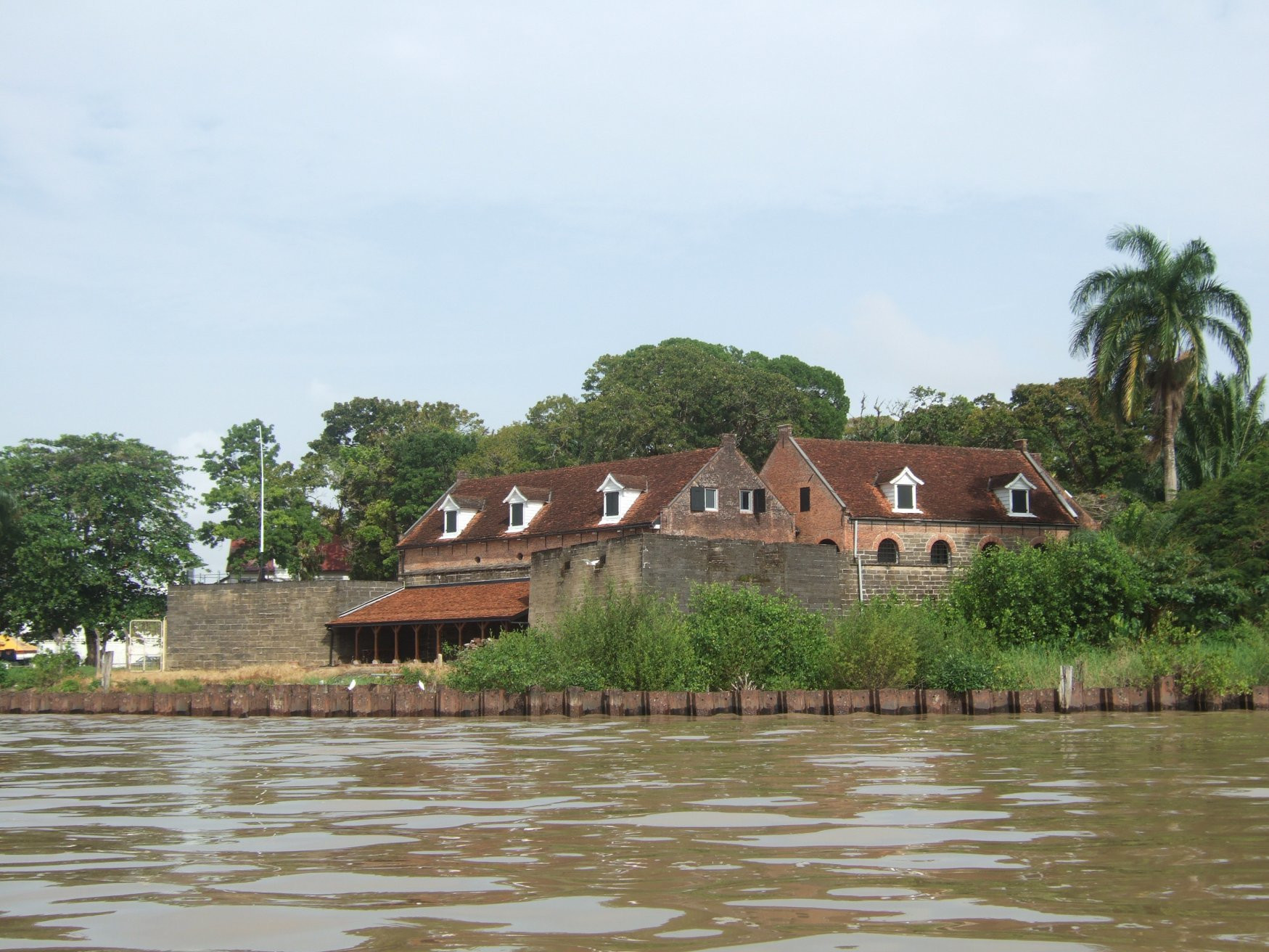 Форт Зеландия (Fort Zeelandia) – фотографии Суринама
