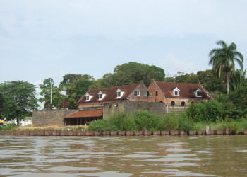 Форт Зеландия (Fort Zeelandia) – фотографии Суринама