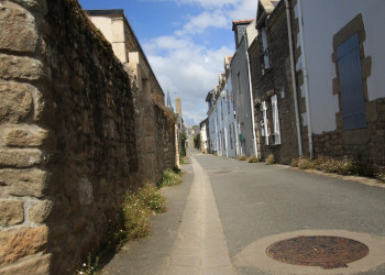 Улица в Локмариакере, Франция – фотографии Франции