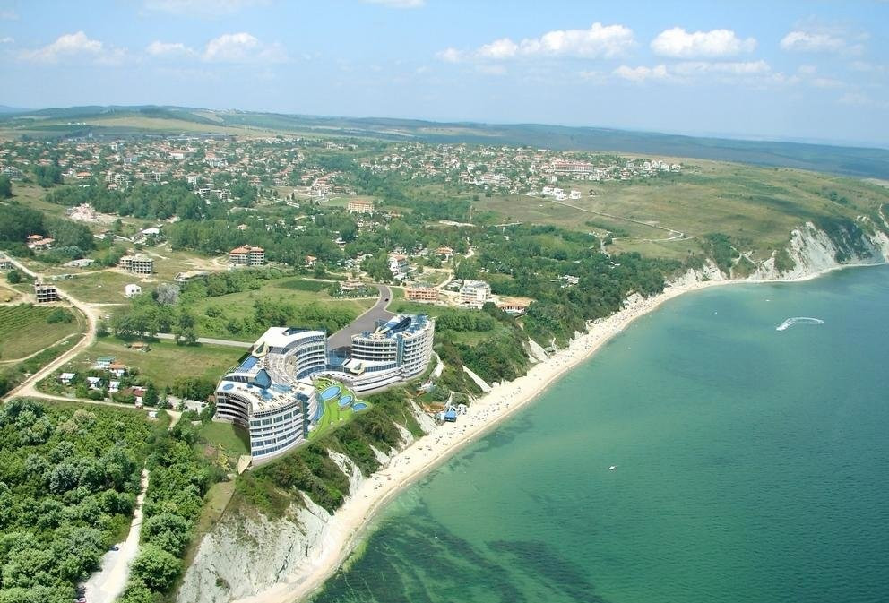 Панорамный вид Бяла, Болгария – фотографии Болгарии