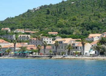 Дома на берегу в Лопуд, Хорватия – фотографии Хорватии