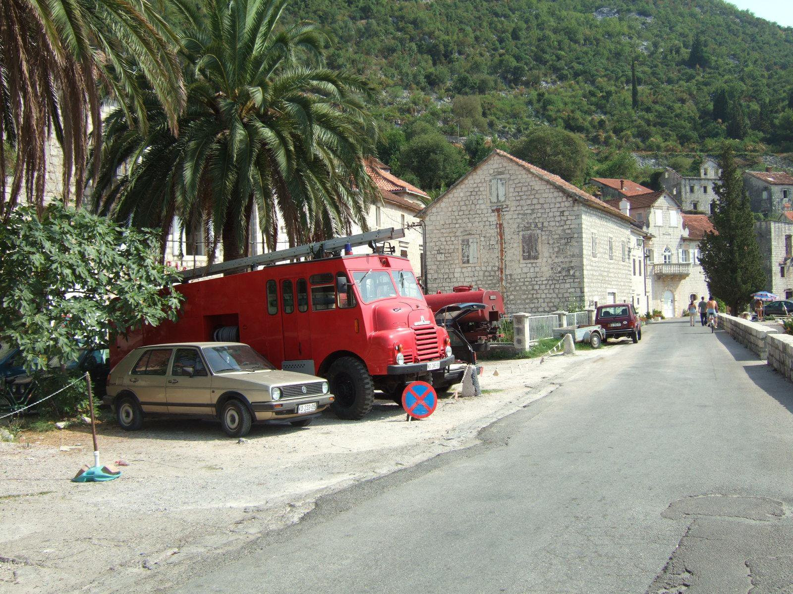 Транспорт в Пераст, Черногория – фотографии Черногории