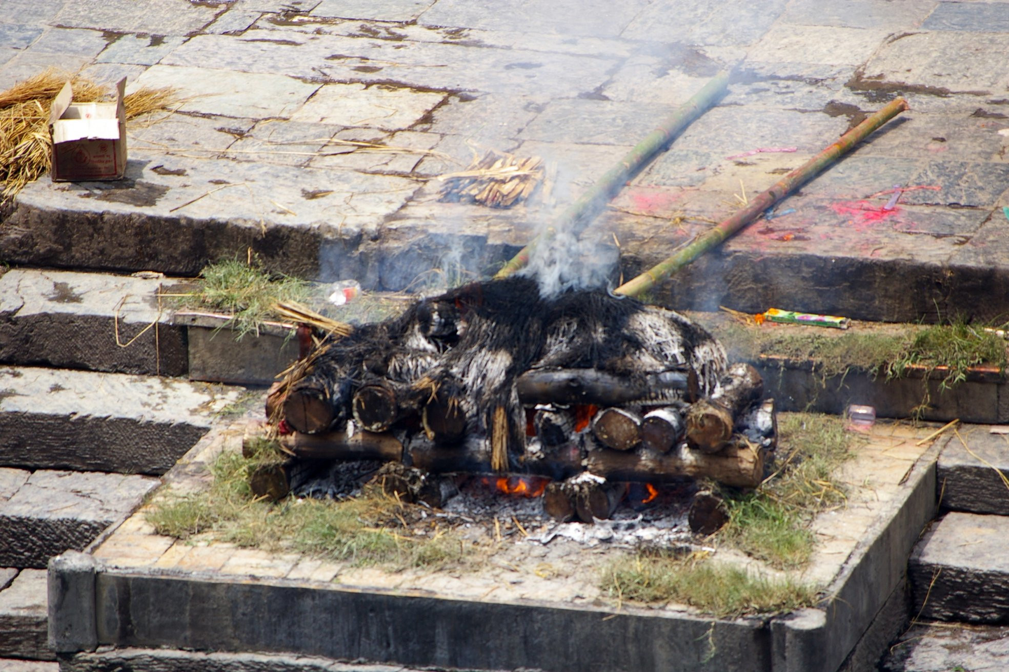 Кремация в Пашупатинатхе – фотографии Непала