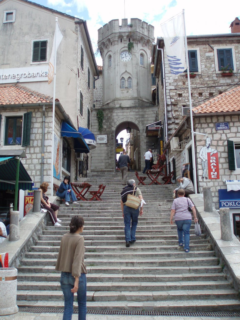 Люди в Херцег-Нови, Черногория. Фото 4 – фотографии Черногории