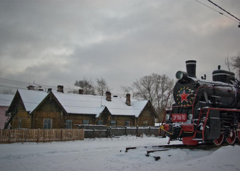 Памятник в Мончегорске, Россия. Фото 1 – фотографии России