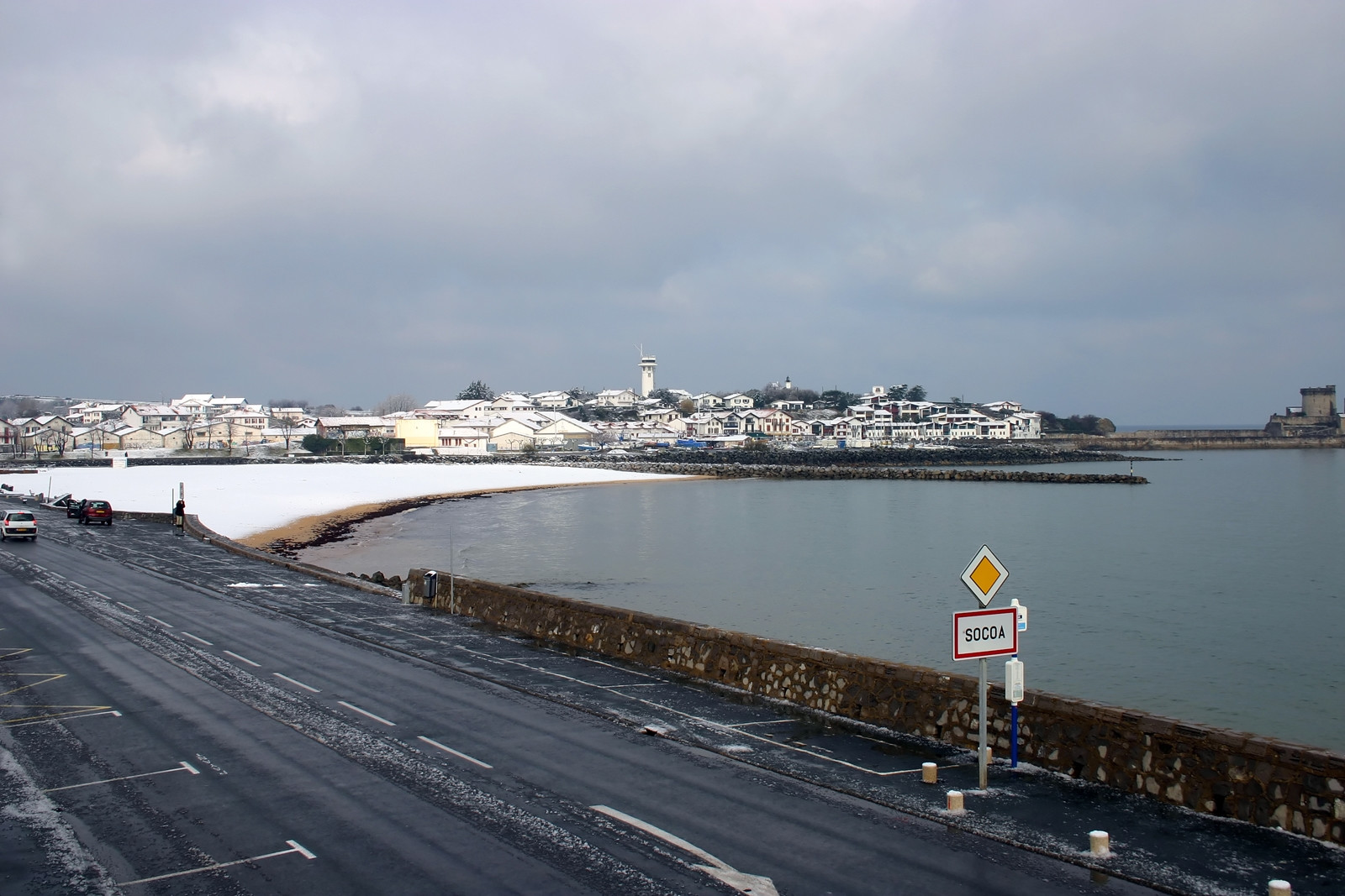 Снег на пляже в Сибуре, Франция – фотографии Франции