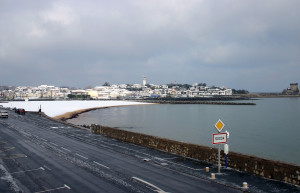 Снег на пляже в Сибуре, Франция – фотографии Франции