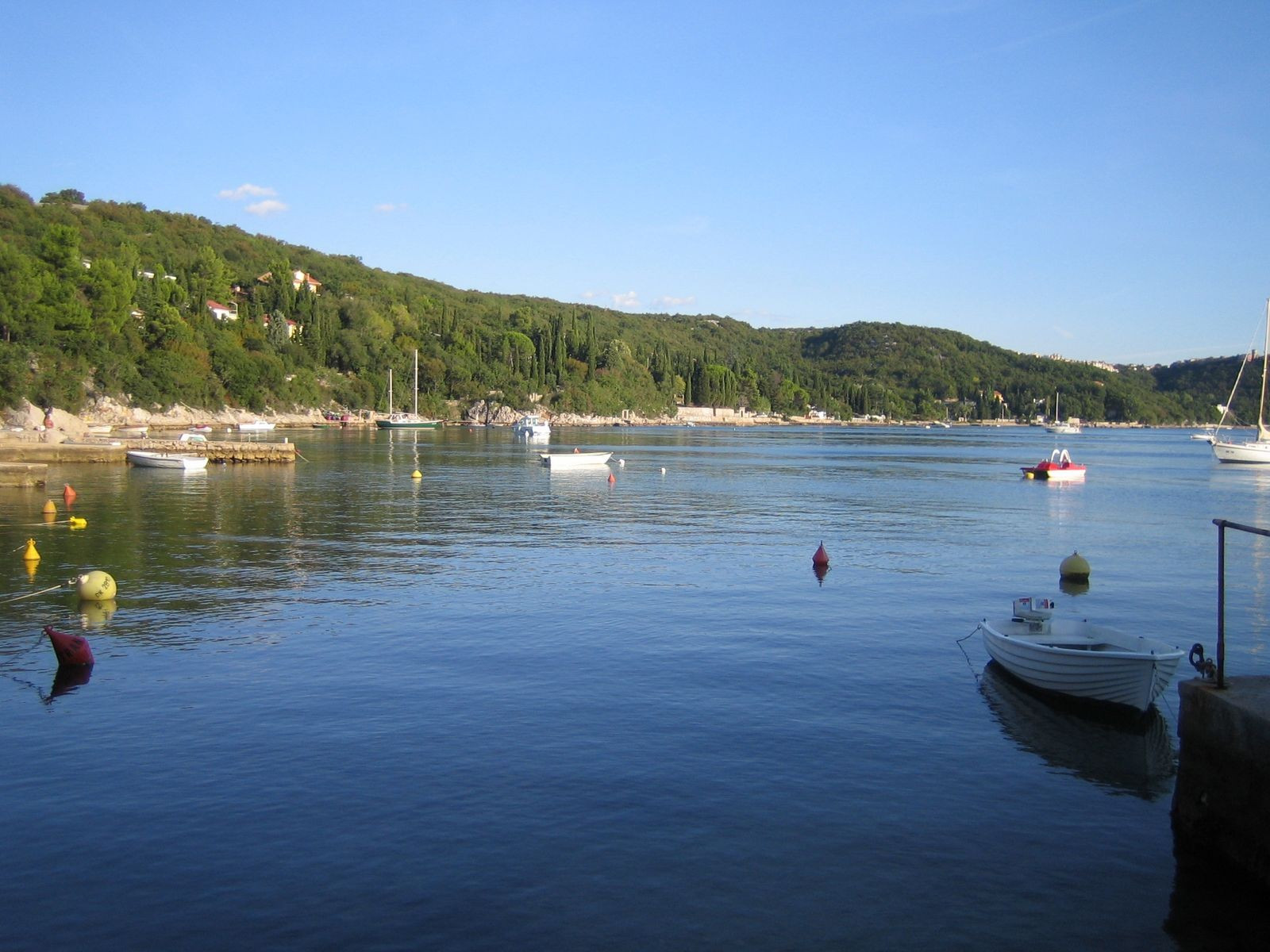 Море в Омишале, Хорватия – фотографии Хорватии