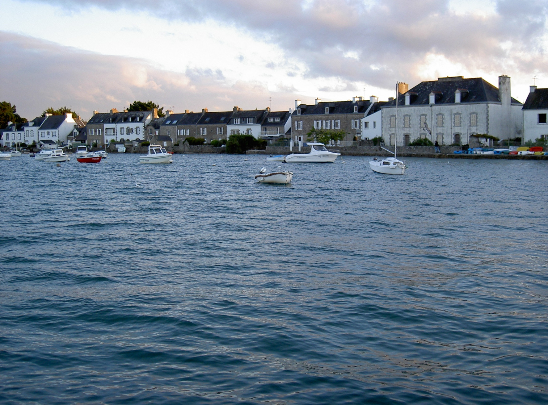 Яхты и катера в Локмариакере, Франция – фотографии Франции