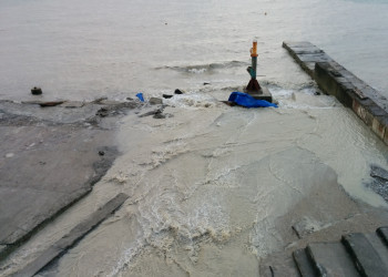 Последствия наводнения в п. Южный. Фото 3 – фотографии России