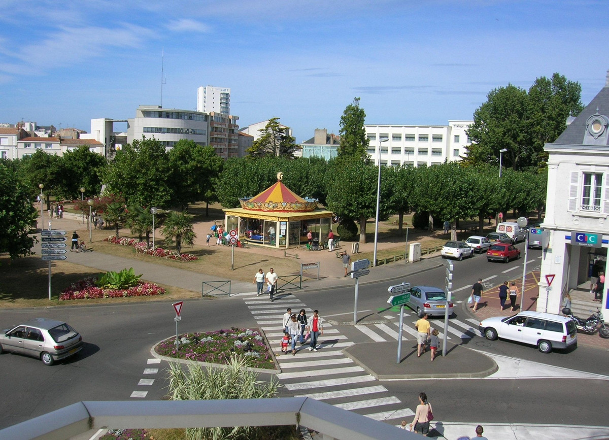 Улица в Ле-Сабль-д Олон, Франция. Фото 1 – фотографии Франции