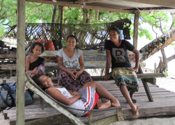 Жительницы острова Реннелл – фотографии Соломоновых Островов