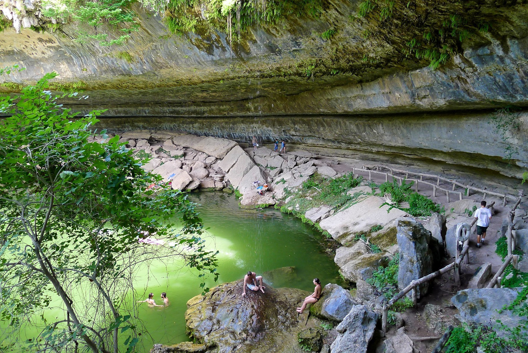 Подземное озеро Гамильтон Пул (Hamilton Pool) – фотографии США