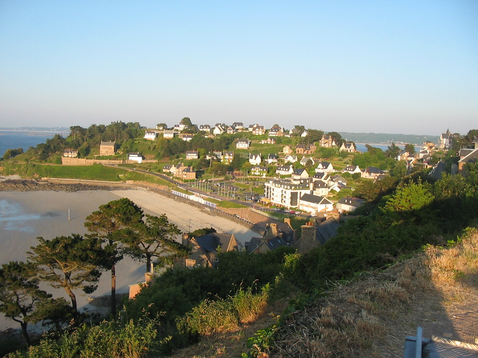 Панорамный вид в Перроз-Гирек, Франция. Фото 1 – фотографии Франции