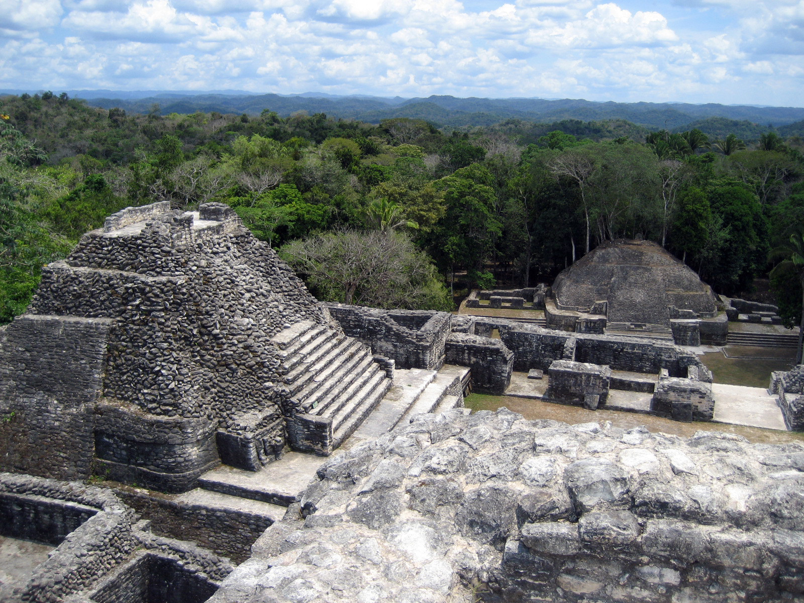 Памятник цивилизации майя Караколь (Белиз) – фотографии Белиза
