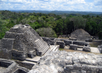 Памятник цивилизации майя Караколь (Белиз) – фотографии Белиза