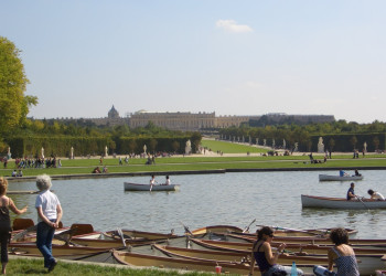 Люди на озере в Версале, Франция. Фото 2 – фотографии Франции