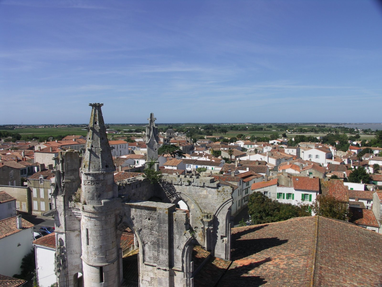 Крыши домов на острове Ре, Франция. Фото 5 – фотографии Франции