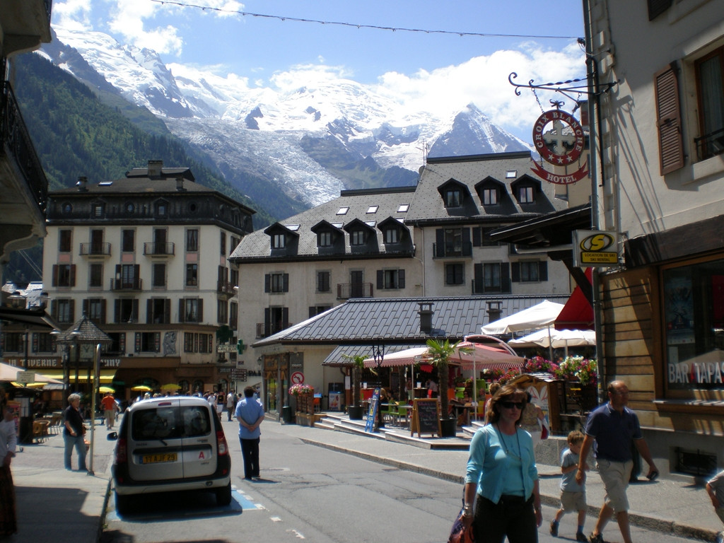 Улица в Шамони, Франция. Фото 6 – фотографии Франции