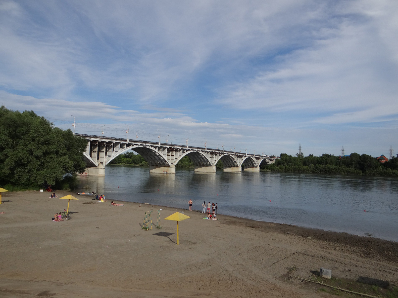Мост в городе Бийск, Алтай – фотографии России