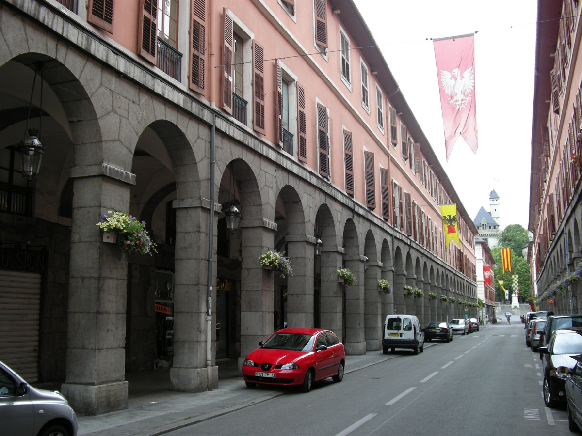 Улица в Шамбери, Франция. Фото 1 – фотографии Франции