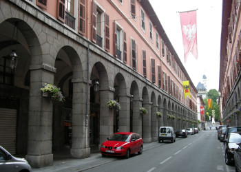 Улица в Шамбери, Франция. Фото 1 – фотографии Франции