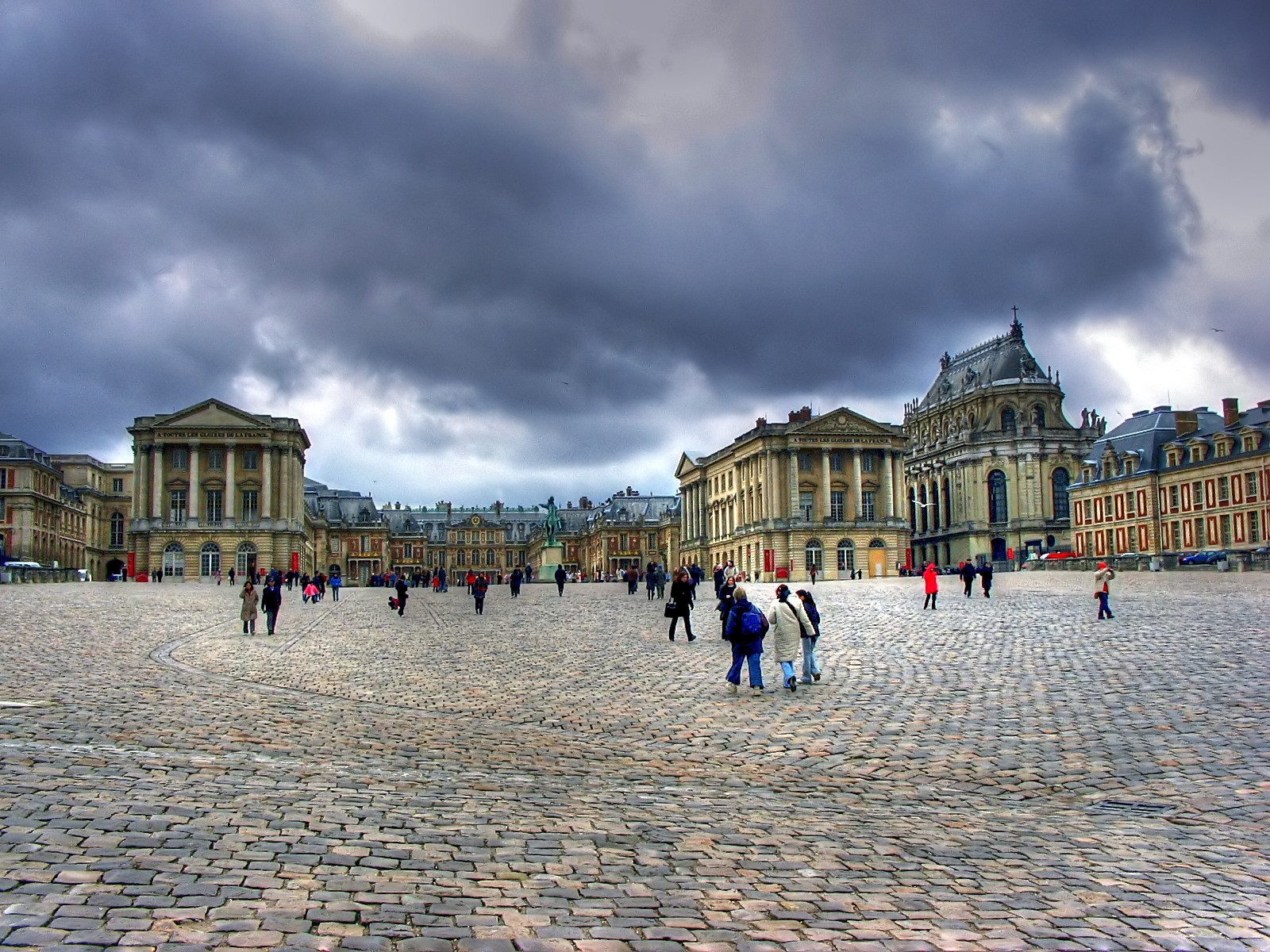 Площадь в Версале, Франция – фотографии Франции