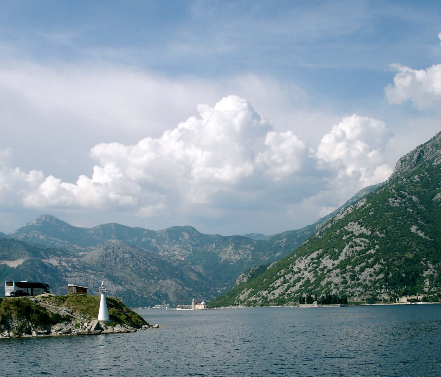 Горы в Которском заливе, Черногория. Фото 15 – фотографии Черногории