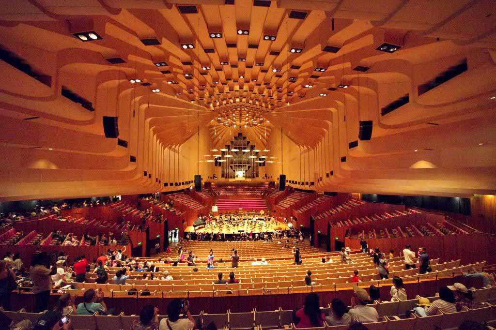 Известное здание сиднейской Оперы (Sydney Opera House) в Австралии – фотографии Австралии