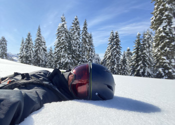 Сноубордист умирает на трассе Сторожка на Розе Хутор – фотографии России