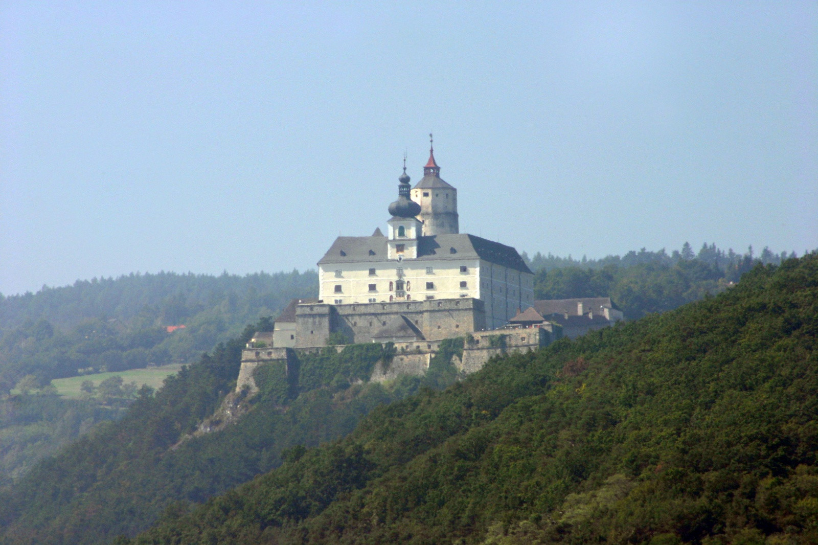 Замок Форхтенштайн (Forchtenstein Castle), возле Маттерсбурга – фотографии Австрии