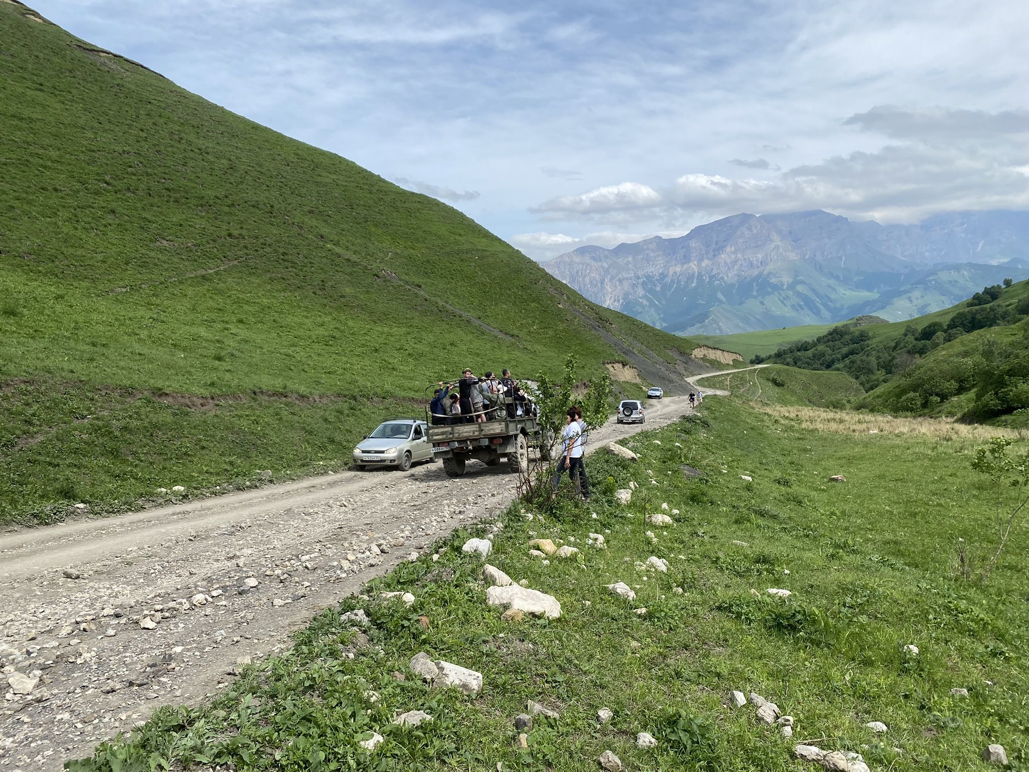 Грунтовая дорога перевала Актопрак, Кабардино-Балкария – фотографии России