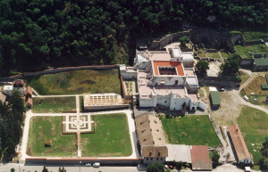 Панорамный вид на Королевский дворец, Вишеград, Венгрия – фотографии Венгрии