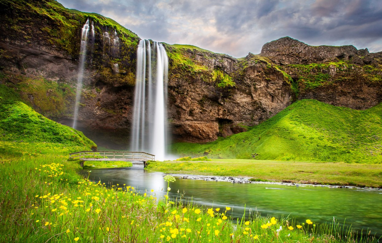 "Парящий" водопад Сельяландсфосс (Seljalandsfoss), Исландия – фотографии Исландии