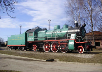 Памятник первому паровозу, созданному в СССР – фотографии Эстонии
