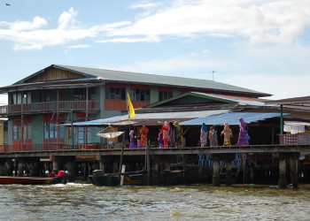 Деревня на воде Кампонг-Айер (Kampong Ayer) – фотографии Брунея