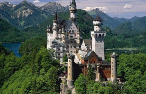 Рыцарский замок Нойшванштайн в Германии – фотографии Германии