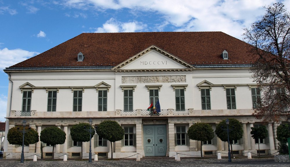 Дворец Шандора – фотографии Венгрии