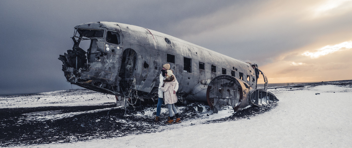 Останки военного самолёта после крушения в Исландии – фотографии Исландии
