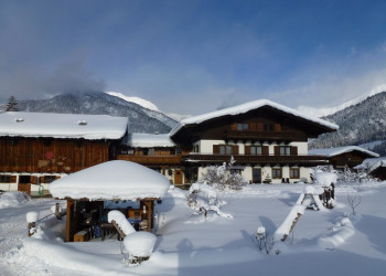 Шале в снегу. Зальфельден. Австрия – фотографии Австрии