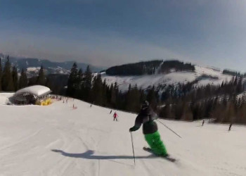 Лыжник на трассе. Флахау. Австрия – фотографии Австрии