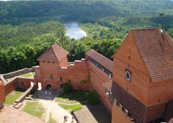 Замок в окрестностях Сигулды – фотографии Латвии