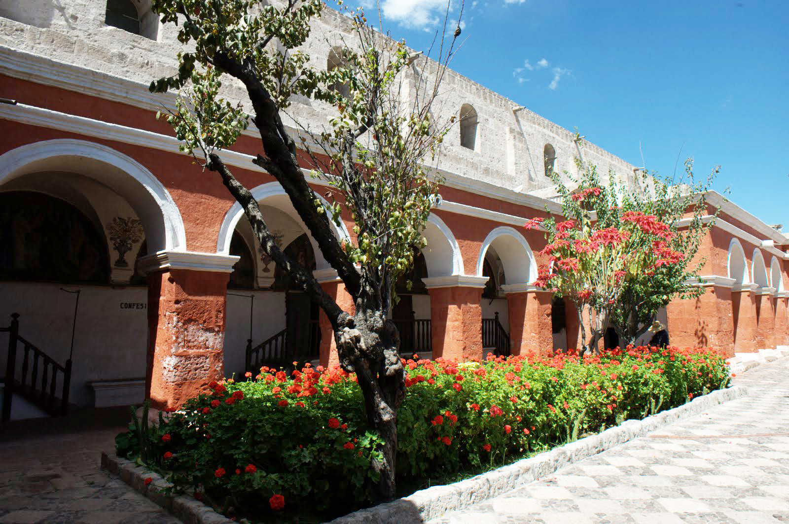 Монастырь Санта-Каталина (Monasterio de Santa Catalina de Siena) – фотографии Перу