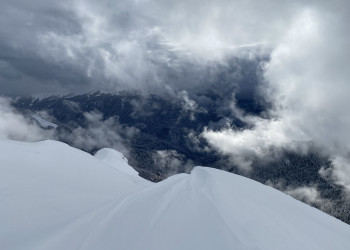 Вид с Южного склона Розы Хутор - вершина Каменный столб – фотографии России