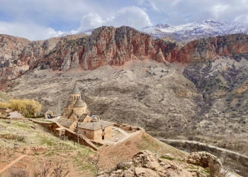 Армения -страна Гор и Монастырей  – фотографии Армении