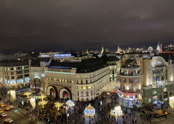 Вид на Лубянскую площадь со смотровой площадки Детского мира – фотографии России
