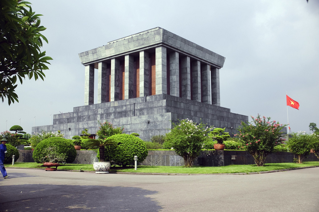 Мавзолей Хо Ши Мина в городе Ханой – фотографии Вьетнама